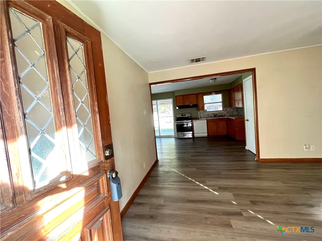 4606 Evergreen Street Property Photo 5
