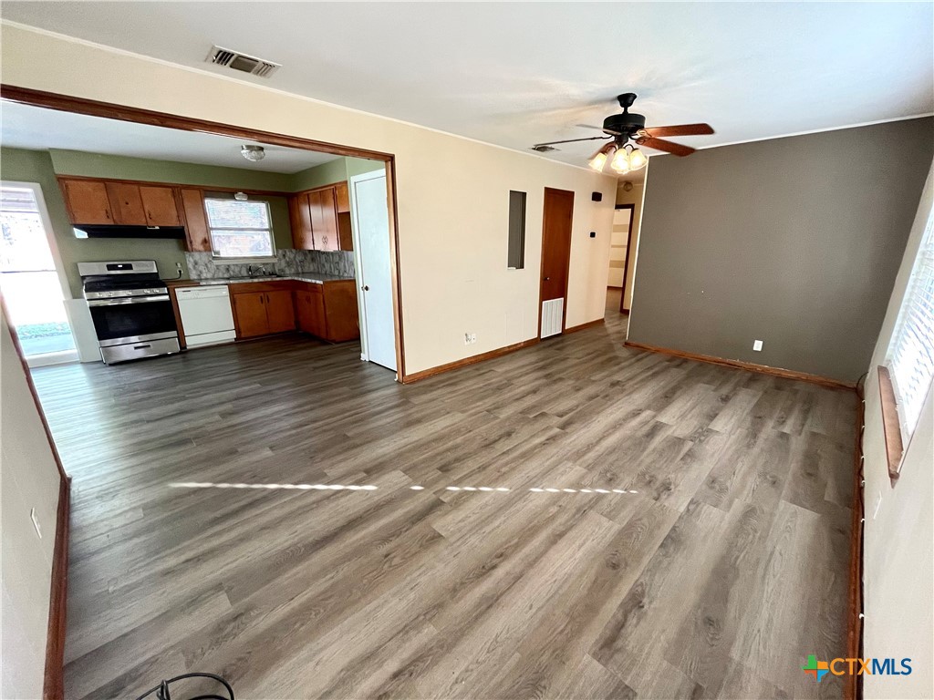 4606 Evergreen Street Property Photo 7