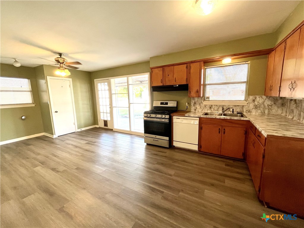 4606 Evergreen Street Property Photo 13