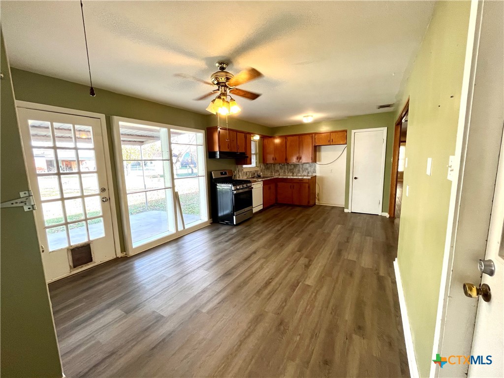 4606 Evergreen Street Property Photo 14