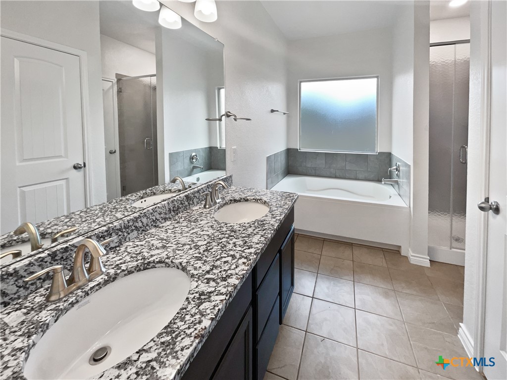 2310 Grosseto Court Property Photo 7