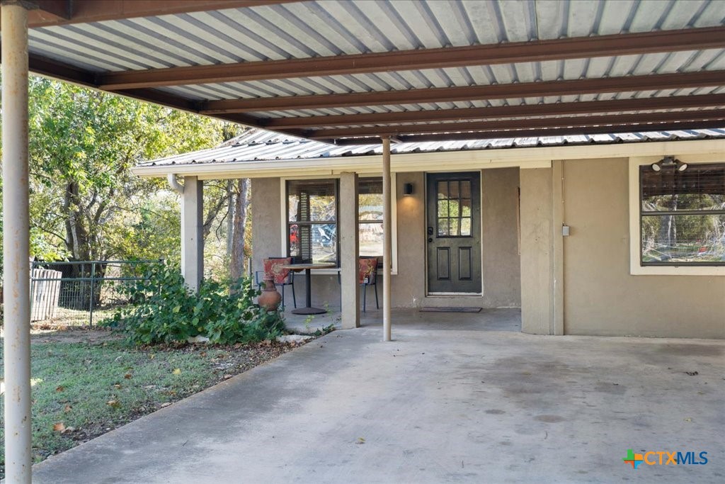 2110 River Road Property Photo 4