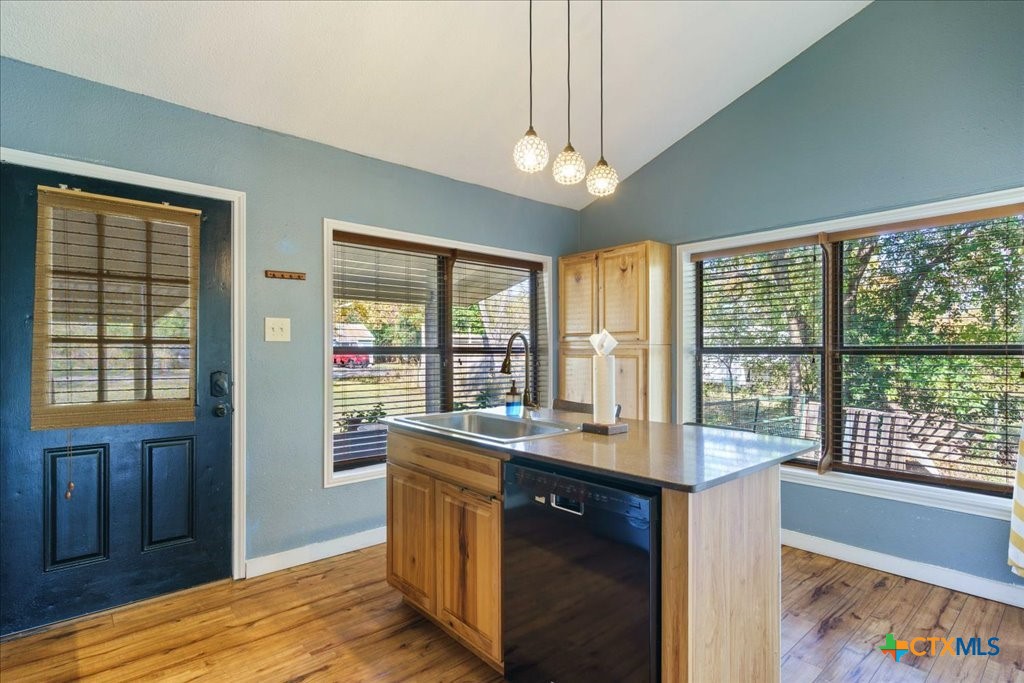 2110 River Road Property Photo 5