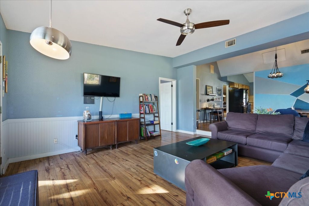 2110 River Road Property Photo 11