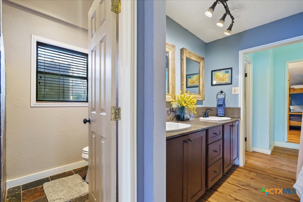 2110 River Road Property Photo 15