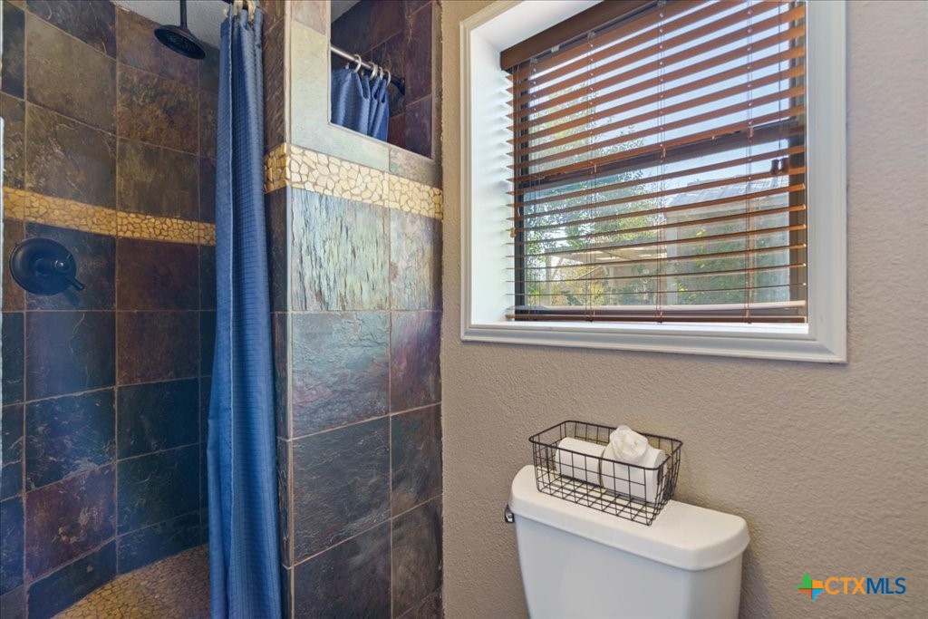 2110 River Road Property Photo 18