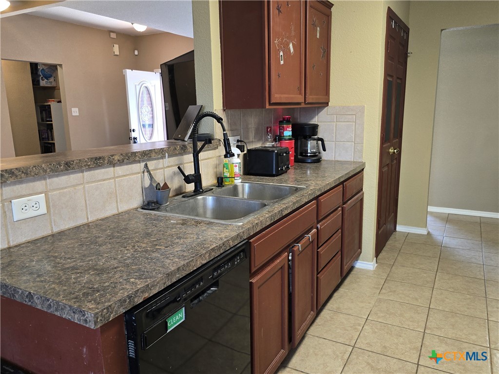 2301 Jake Drive Property Photo 6