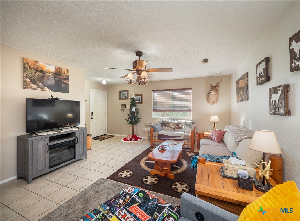 2909 Kim Drive Property Photo 4