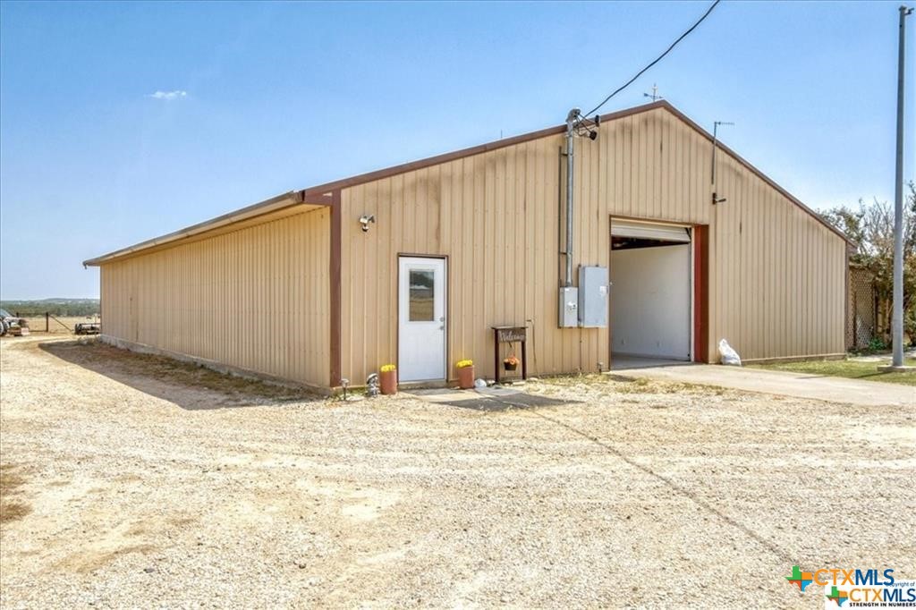 5266 Fm 970 Property Photo