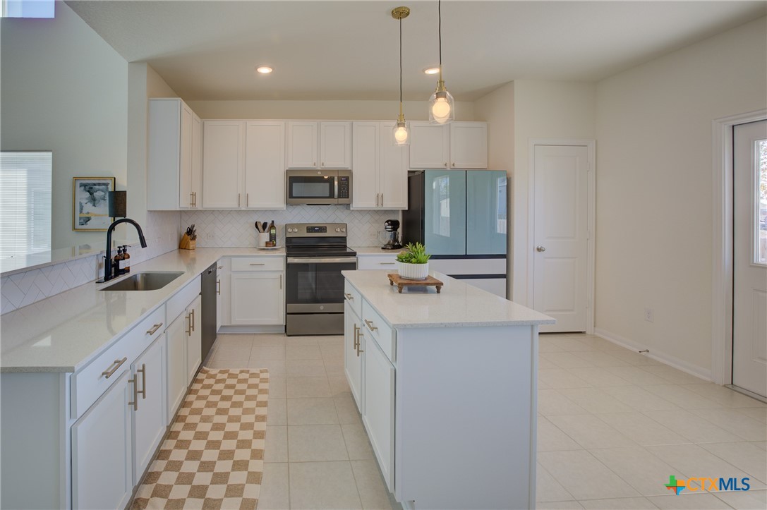 325 Jean Street Property Photo 3