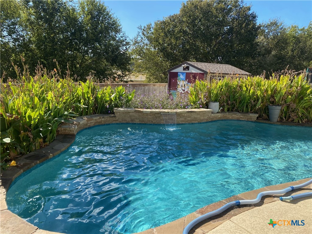 105 Blue Oak Boulevard Property Photo 2