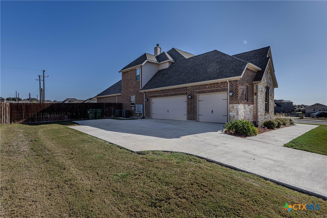 13015 Hunters Trace Property Photo 5