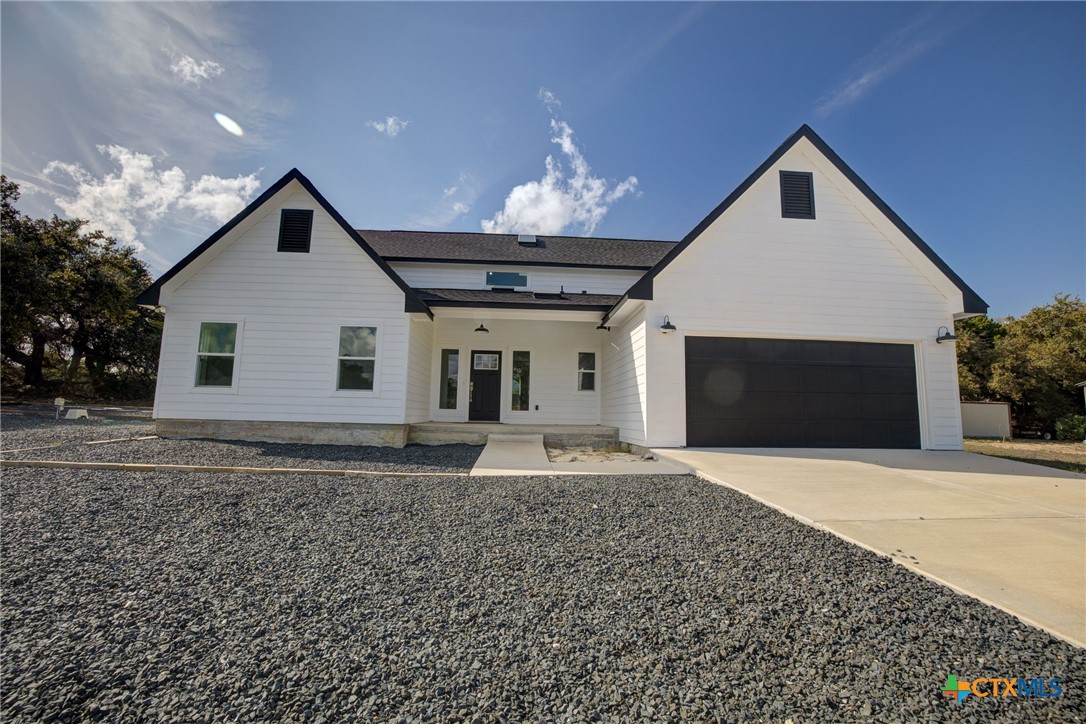 1090 Arcadia Drive Property Photo 1