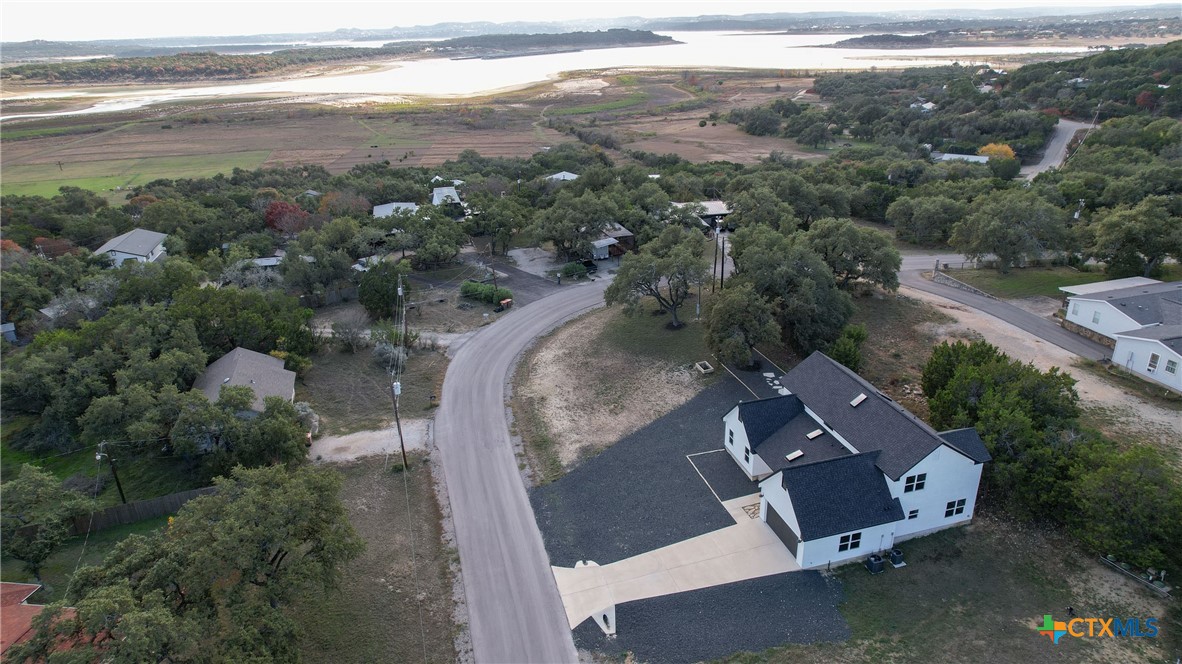 1090 Arcadia Drive Property Photo 3