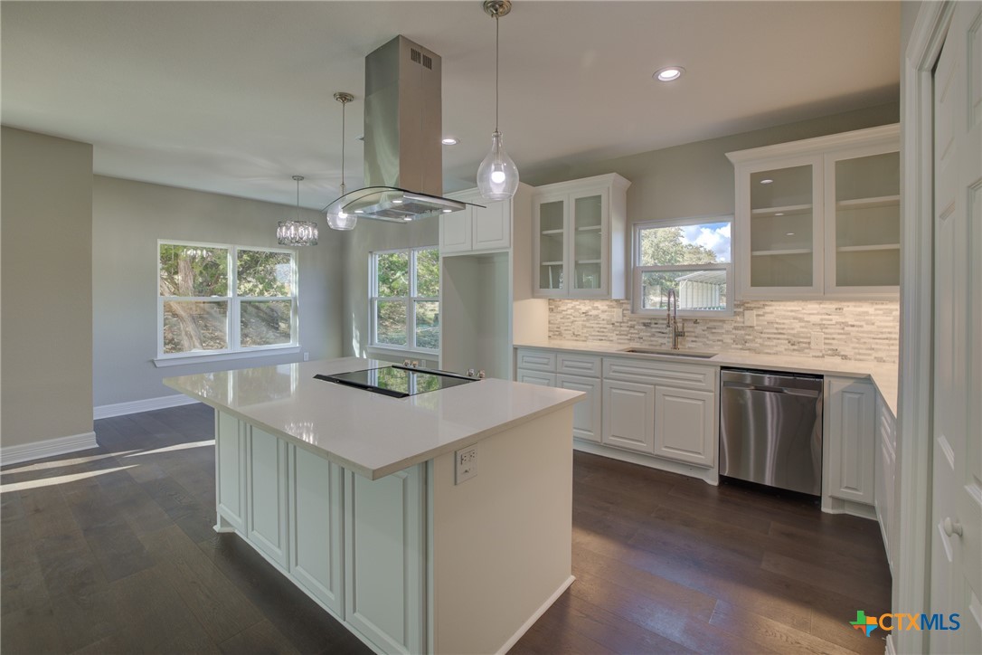 1090 Arcadia Drive Property Photo 14