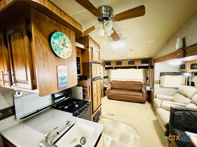 908 W Tyler Avenue Property Photo 10