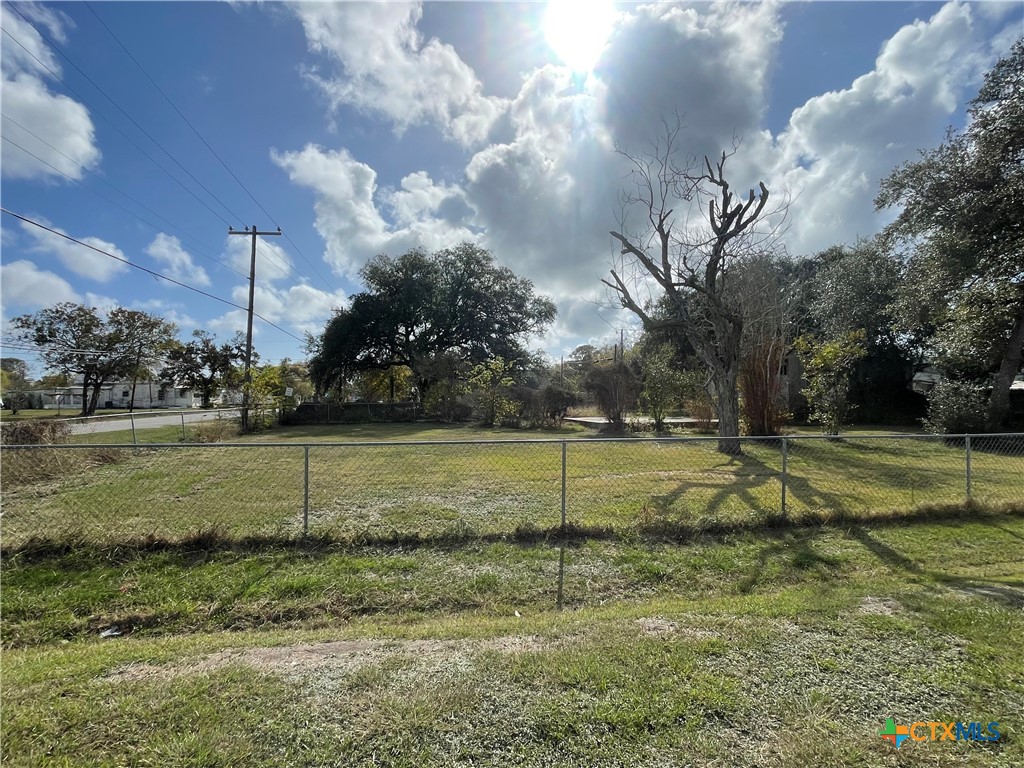 711 4th Street Property Photo 5