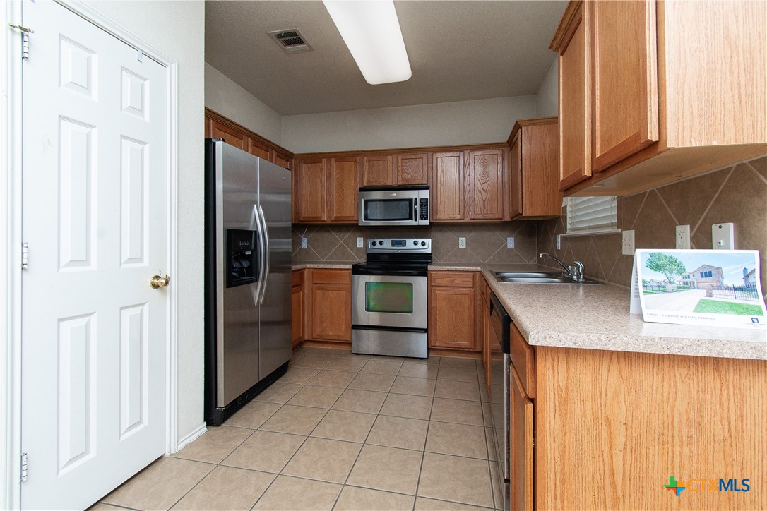 4602 Sydney Harbour Court Property Photo 7