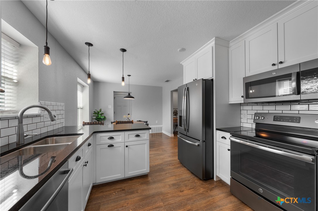 4506 Stagecoach Trail Property Photo 17