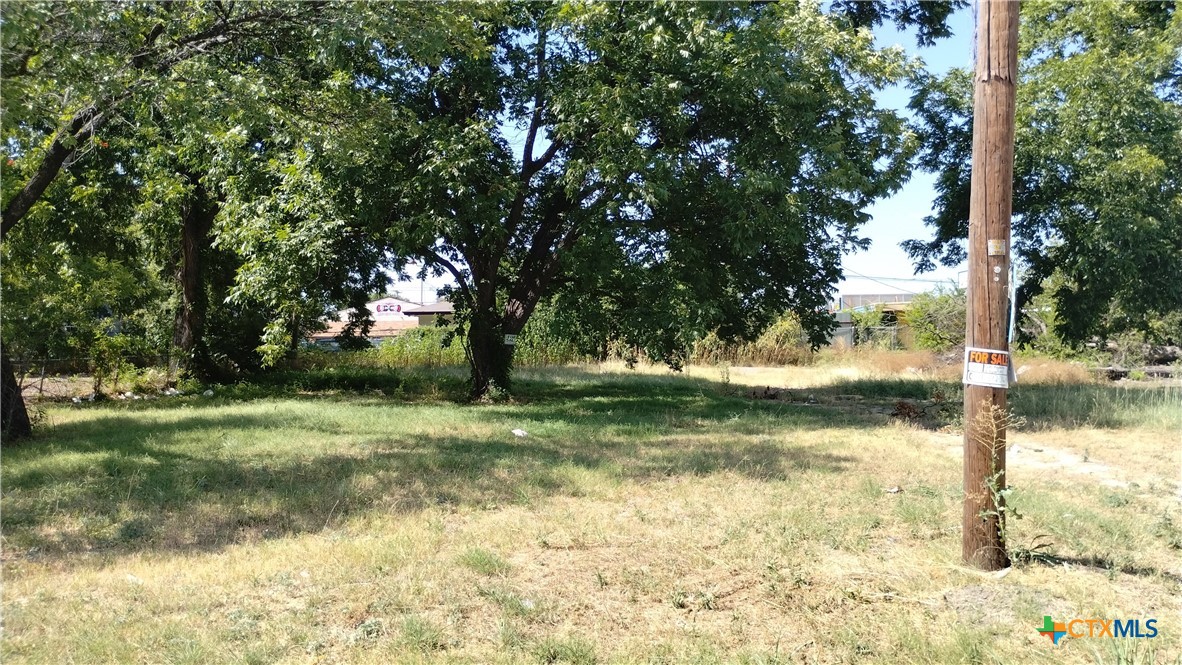 807 W Avenue I Property Photo 1