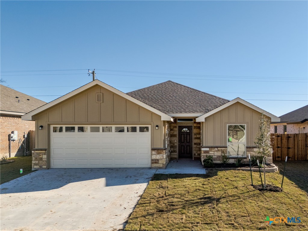 5214 Rose Garden Loop Property Photo 2