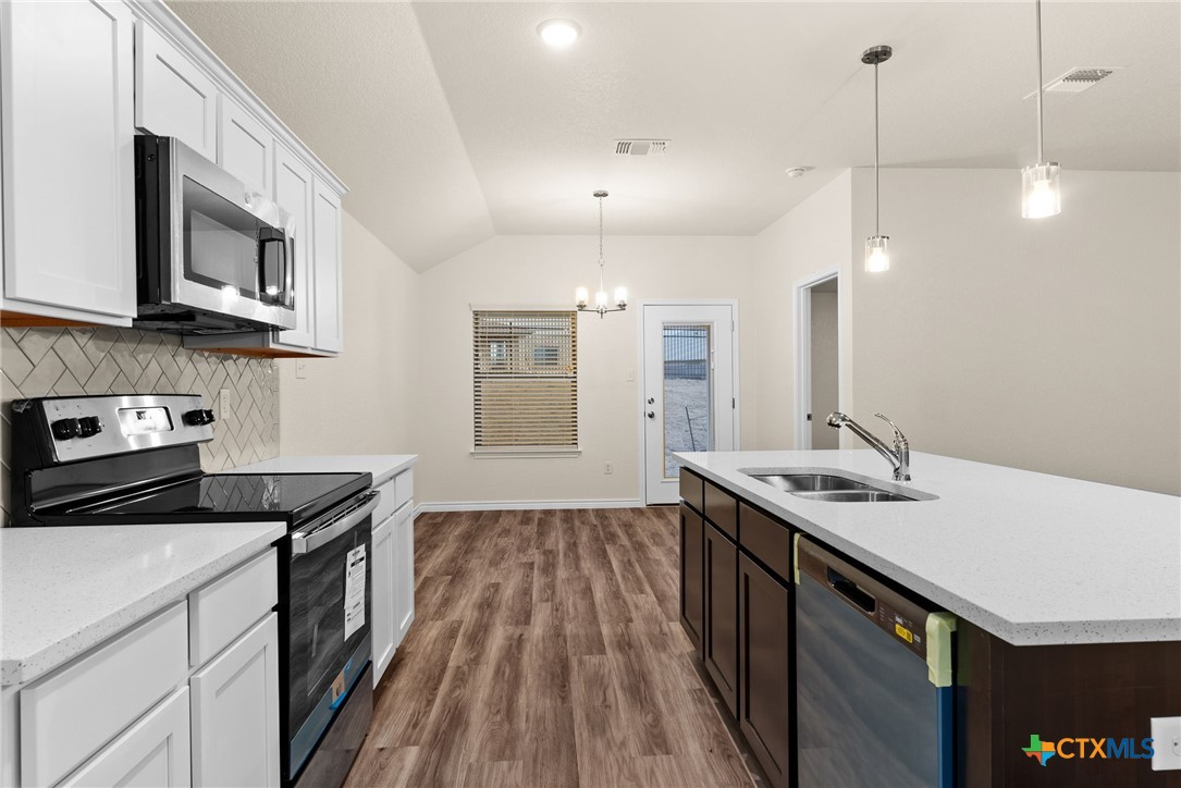 5214 Rose Garden Loop Property Photo 3