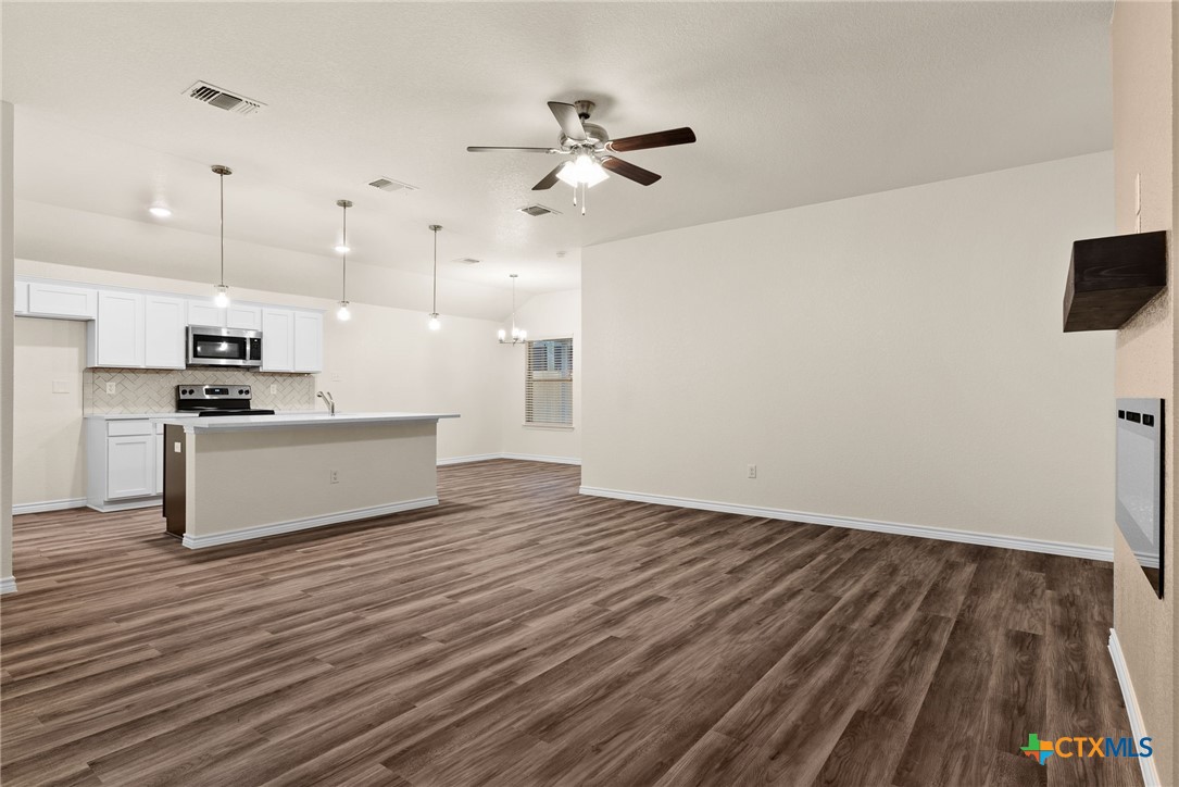 5214 Rose Garden Loop Property Photo 6