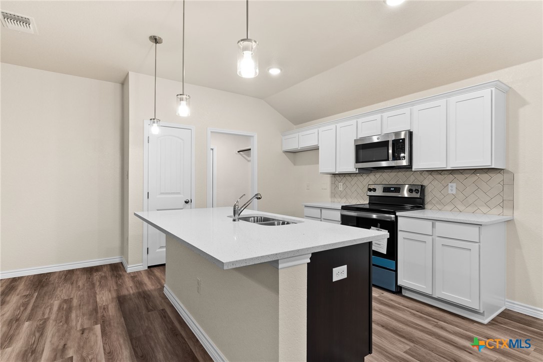 5214 Rose Garden Loop Property Photo 10