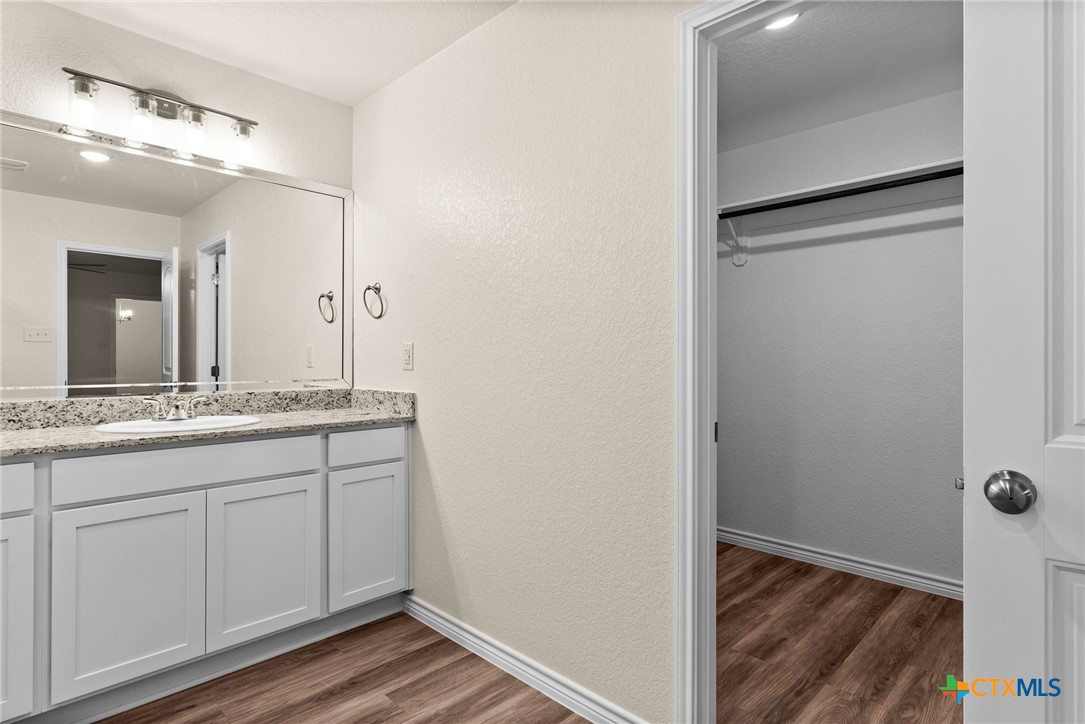 5214 Rose Garden Loop Property Photo 13