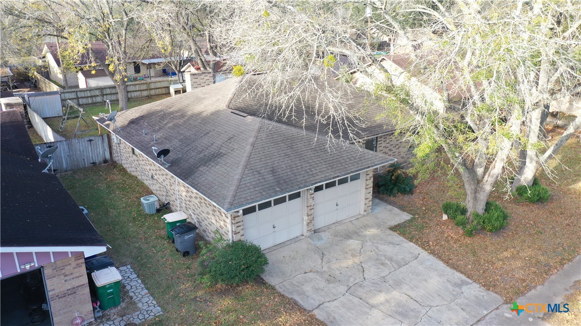 121 Byron Lane Property Photo 2