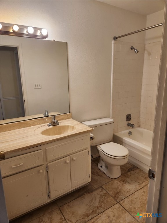 121 Byron Lane Property Photo 9