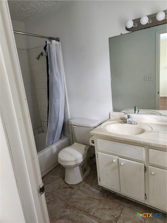 121 Byron Lane Property Photo 11