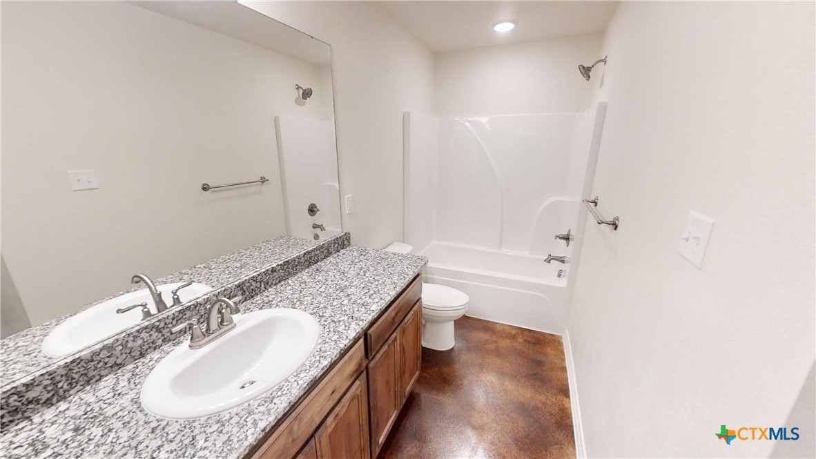 210 E Washington Avenue B Property Photo 22