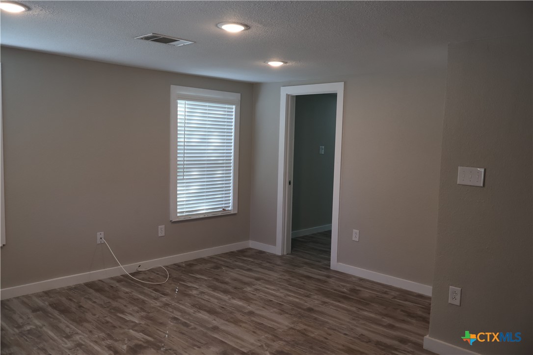406 Robison Drive Property Photo 5