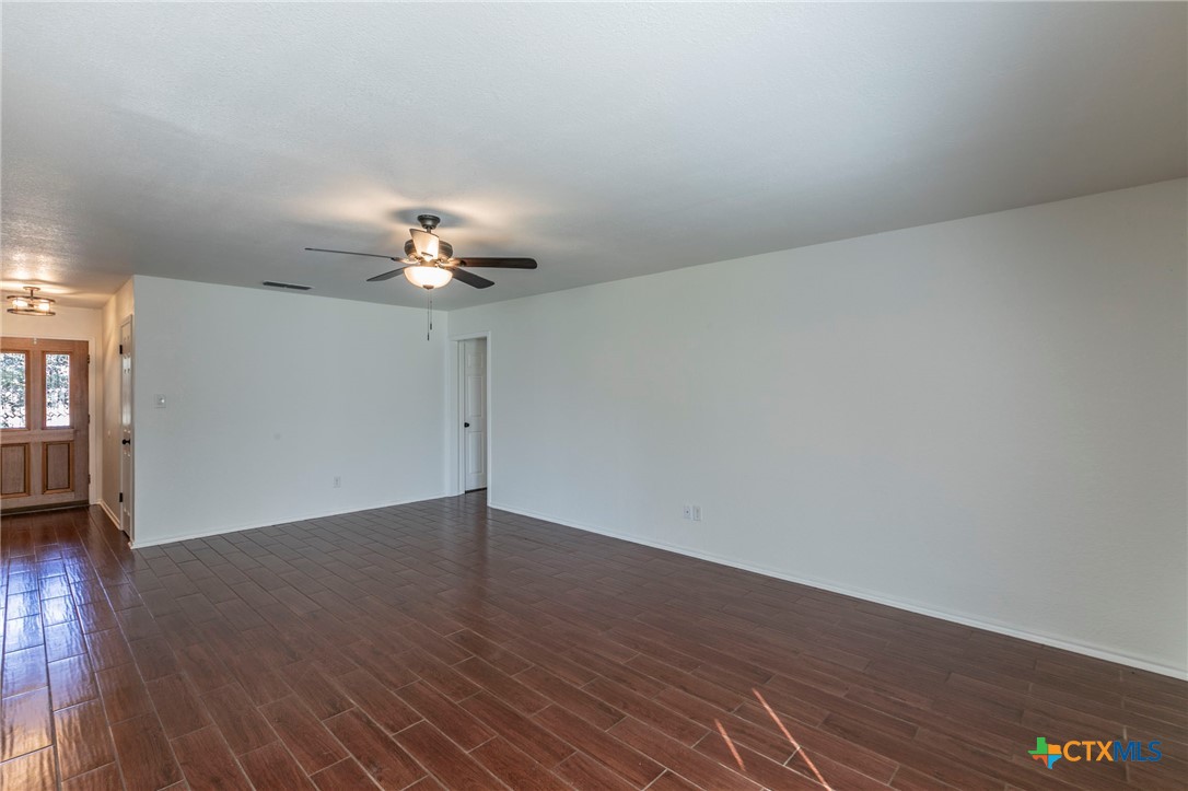 5609 E Lakeshore Drive Property Photo 4
