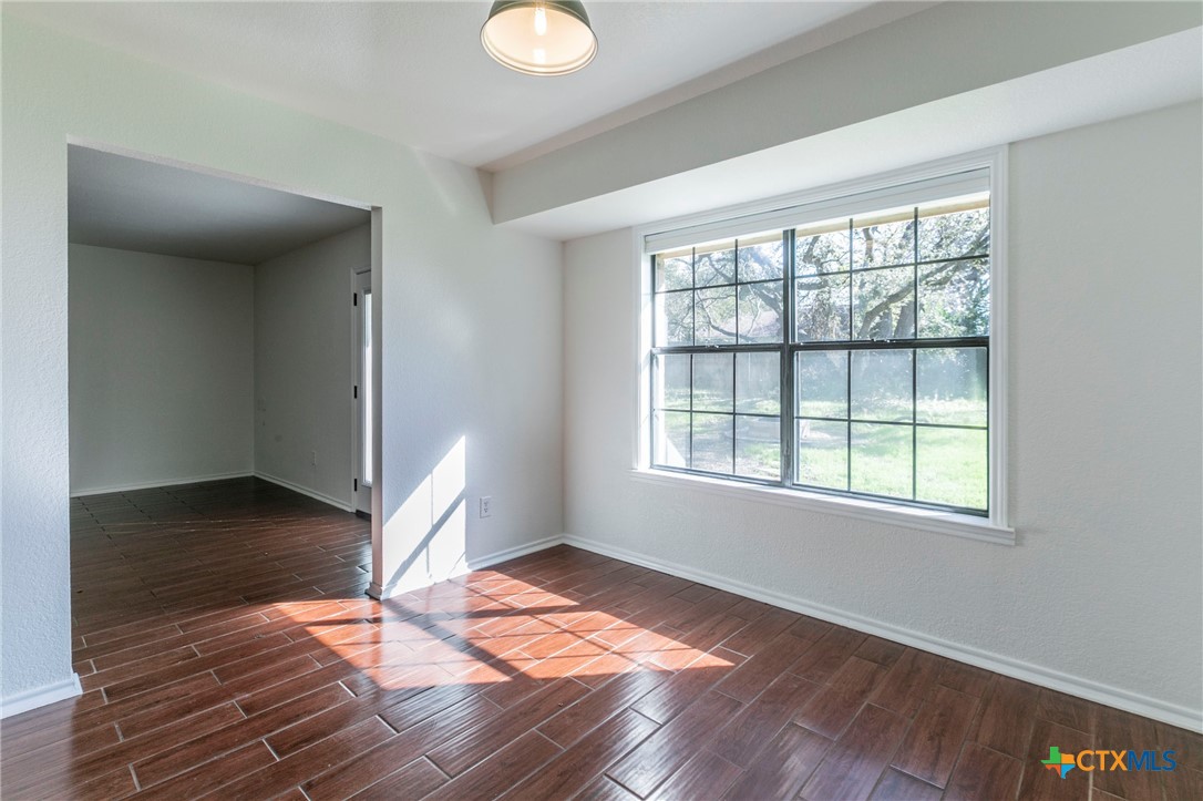 5609 E Lakeshore Drive Property Photo 9