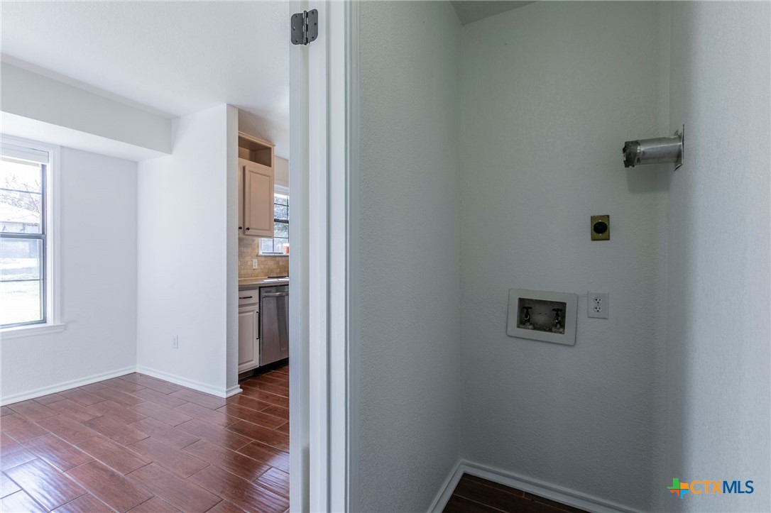 5609 E Lakeshore Drive Property Photo 11