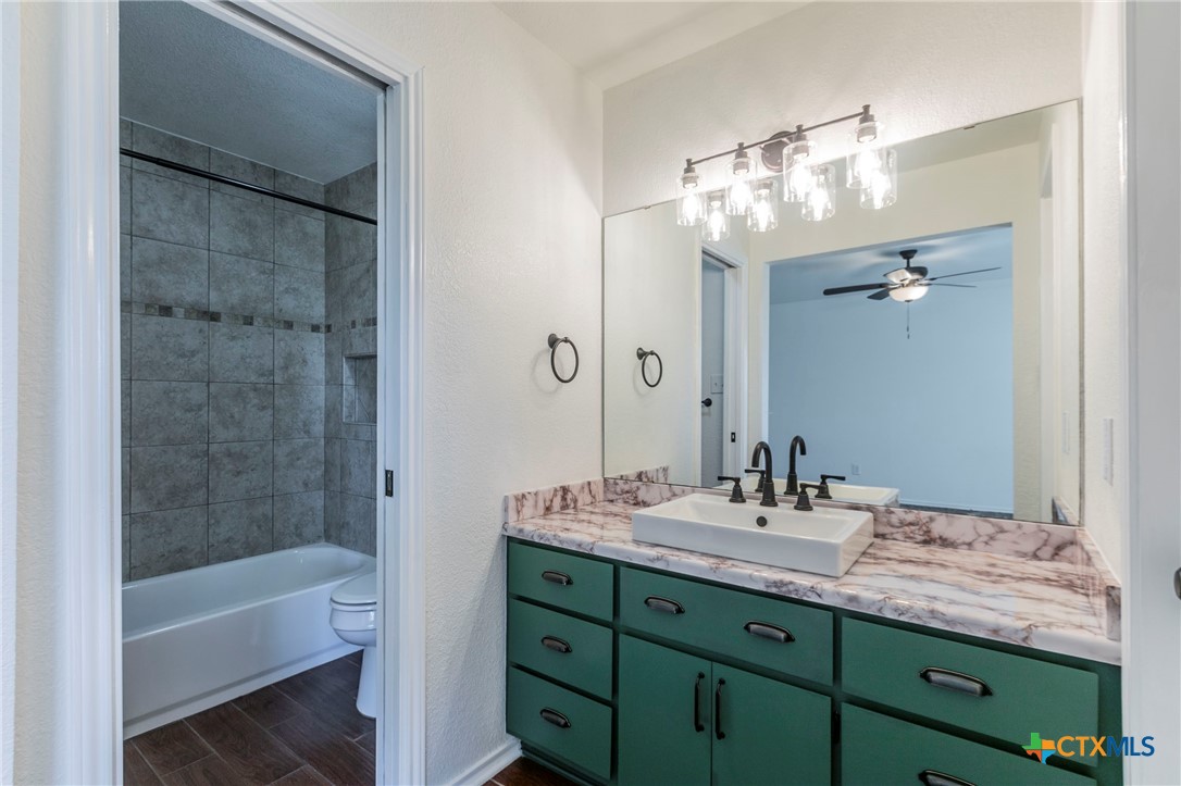 5609 E Lakeshore Drive Property Photo 15