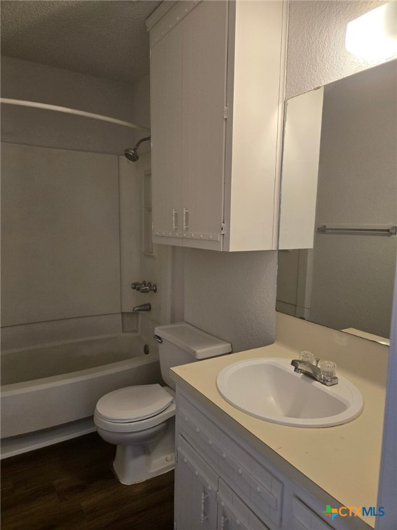 4805 Cedarhill Circle C & B Property Photo 3