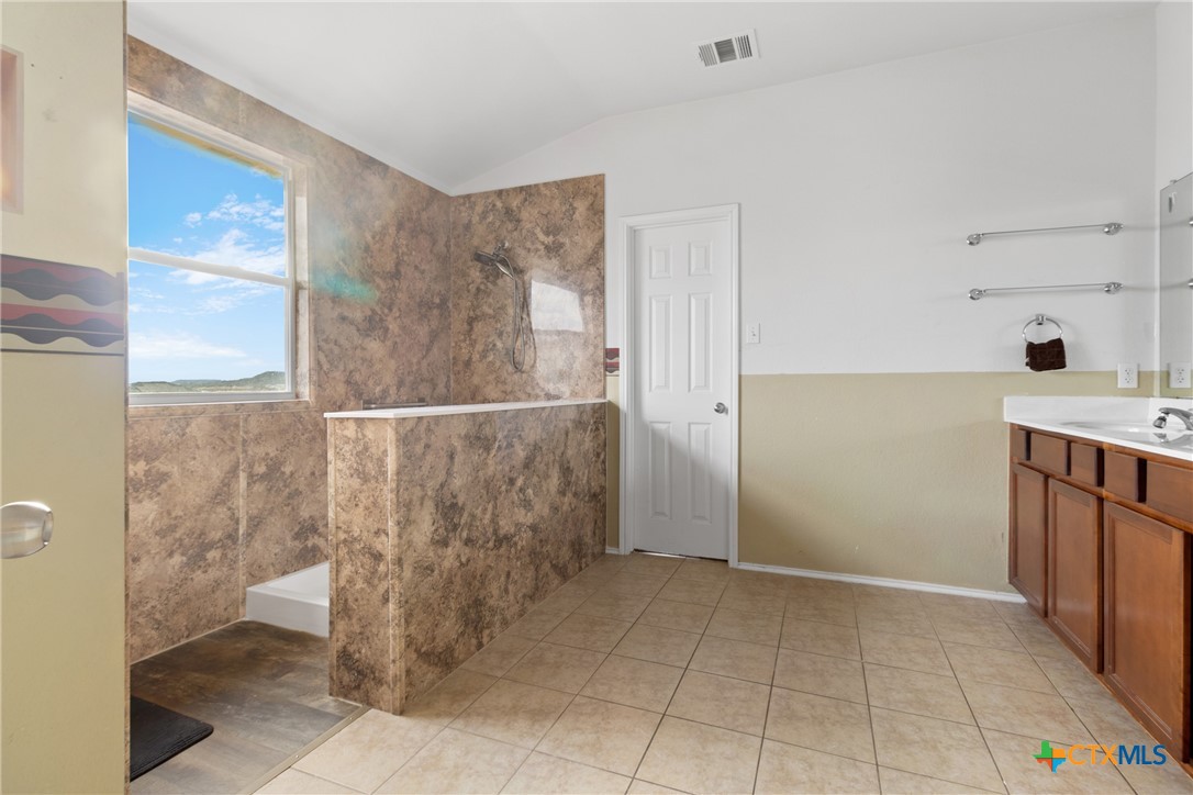 6204 Taree Loop Property Photo 11