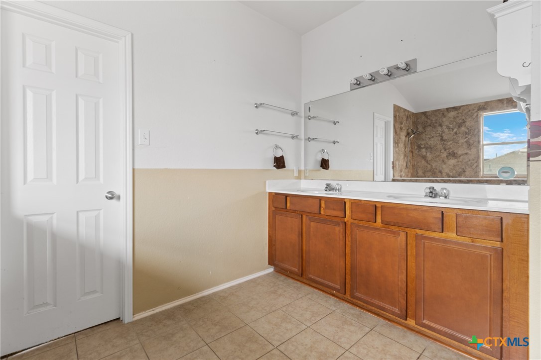 6204 Taree Loop Property Photo 12