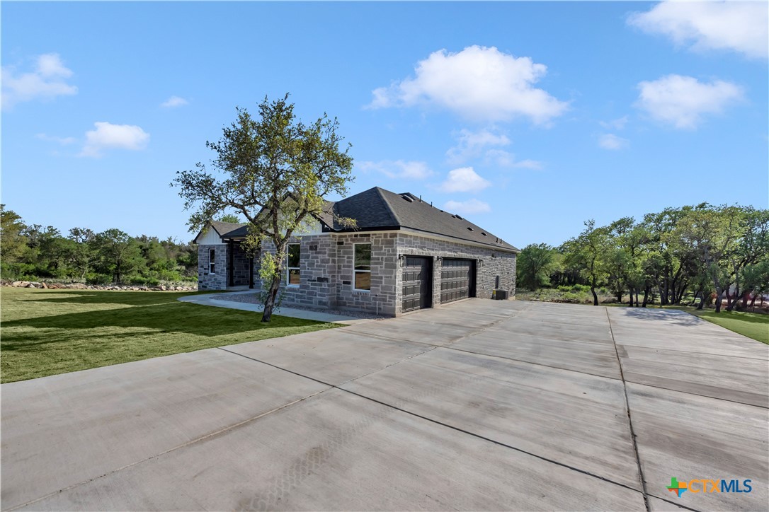 113 Cobblestone Lane Property Photo 3