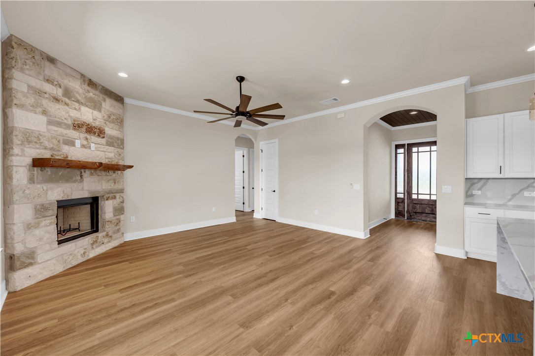 2221 Park View Drive Property Photo 8