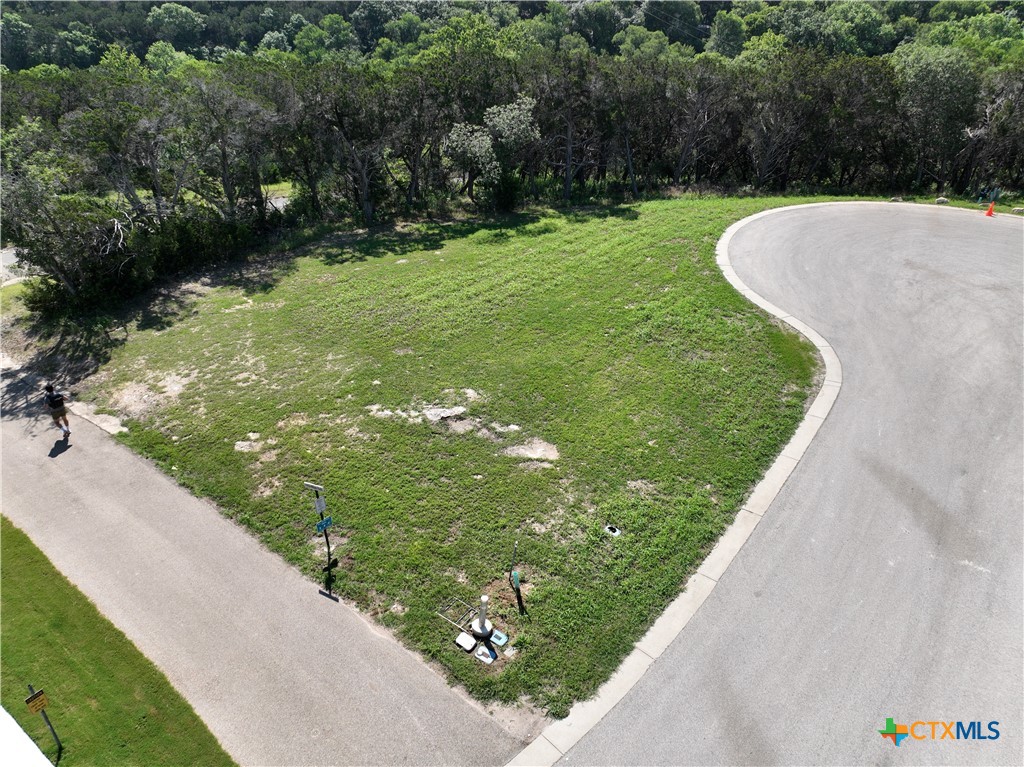 6013 Hamlet Drive Property Photo 3