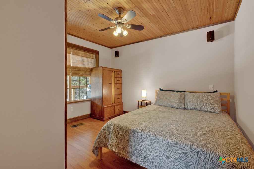 1420 Lakeshore Drive Property Photo 22