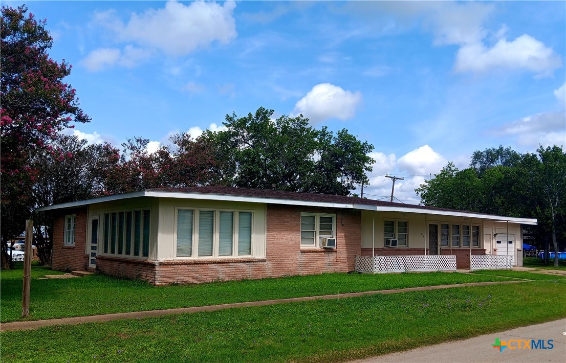 500 N Texas Avenue Property Photo 1