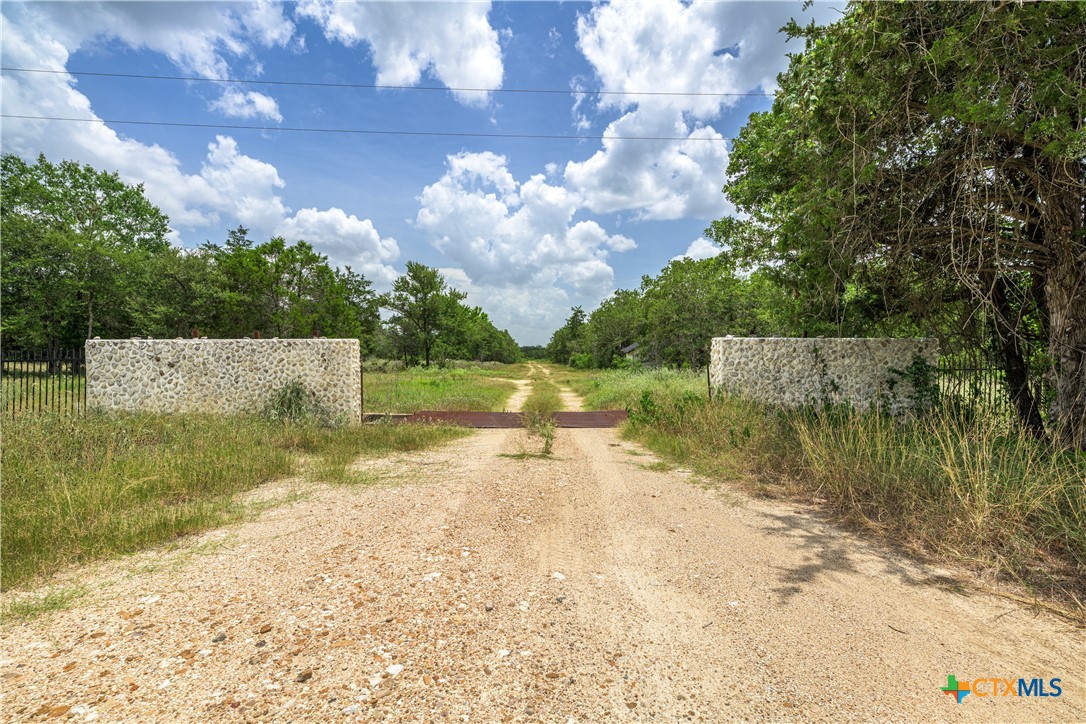 5850 Brown Road Property Photo 3
