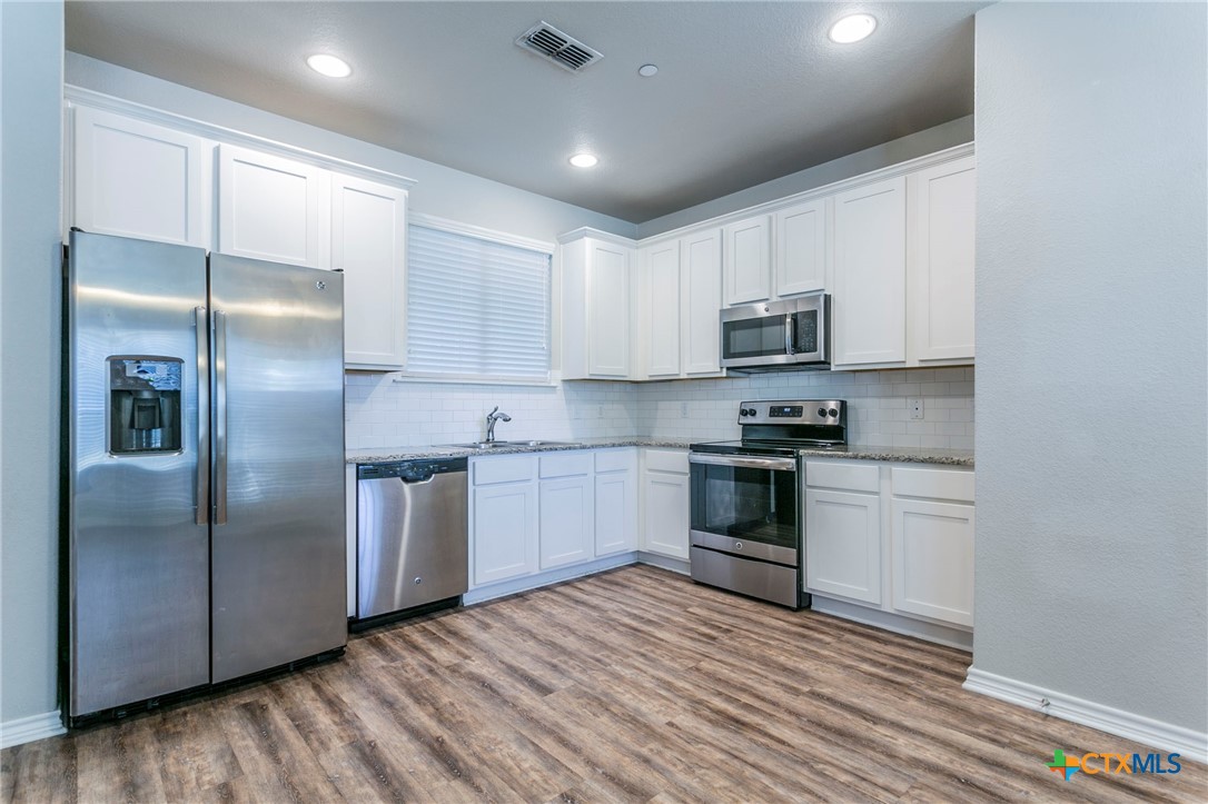 607 Westfield Boulevard Property Photo 4