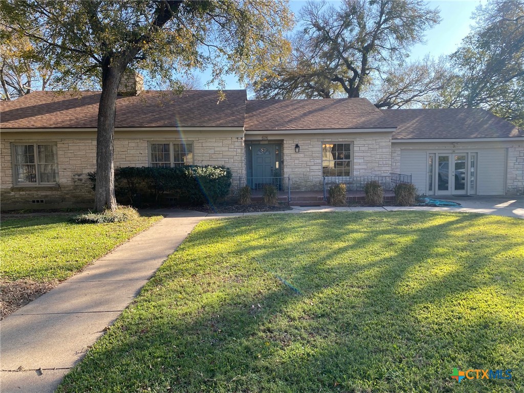 606 College Street Property Photo 1