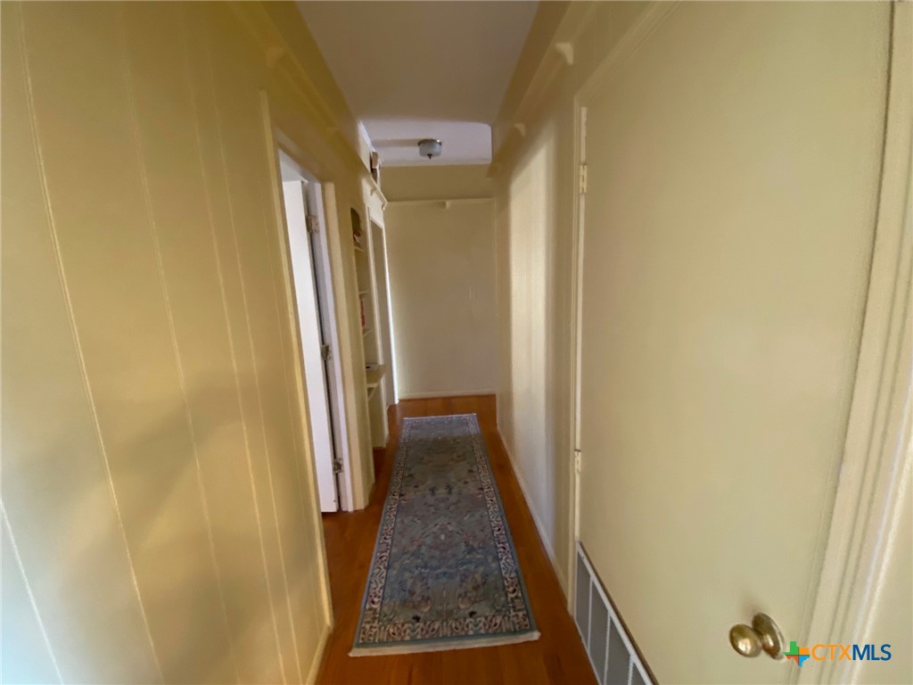 606 College Street Property Photo 24